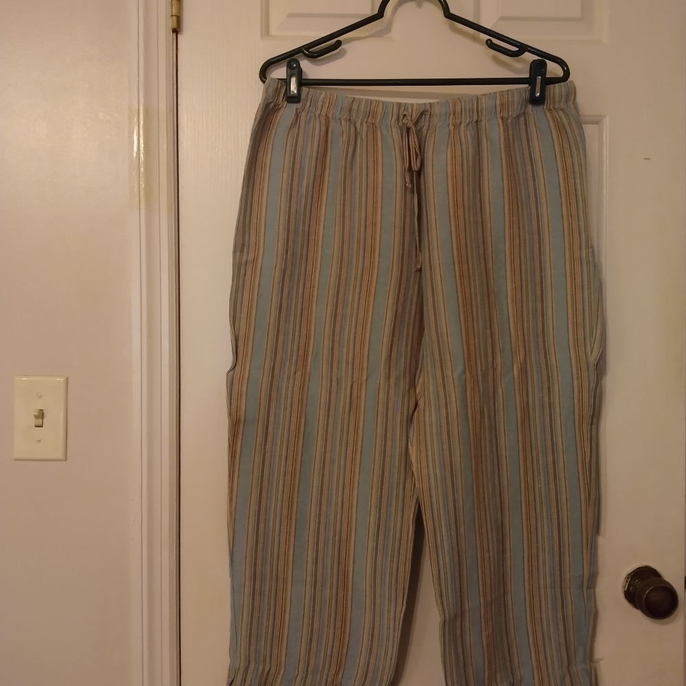 Van Heusen Capri pants